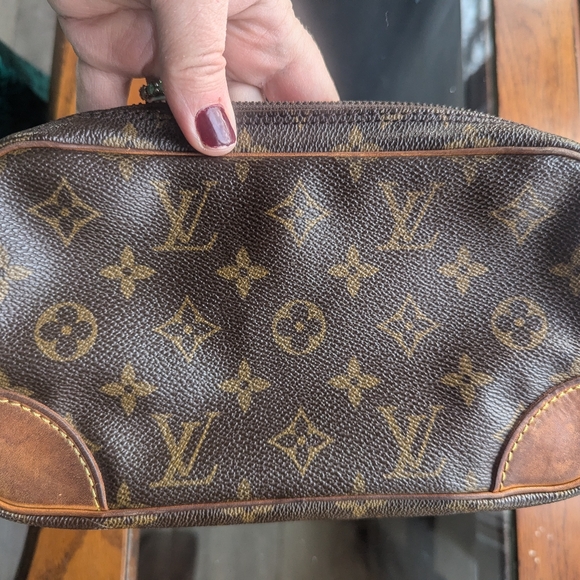 Louis Vuitton wristlet - Picture 1 of 4